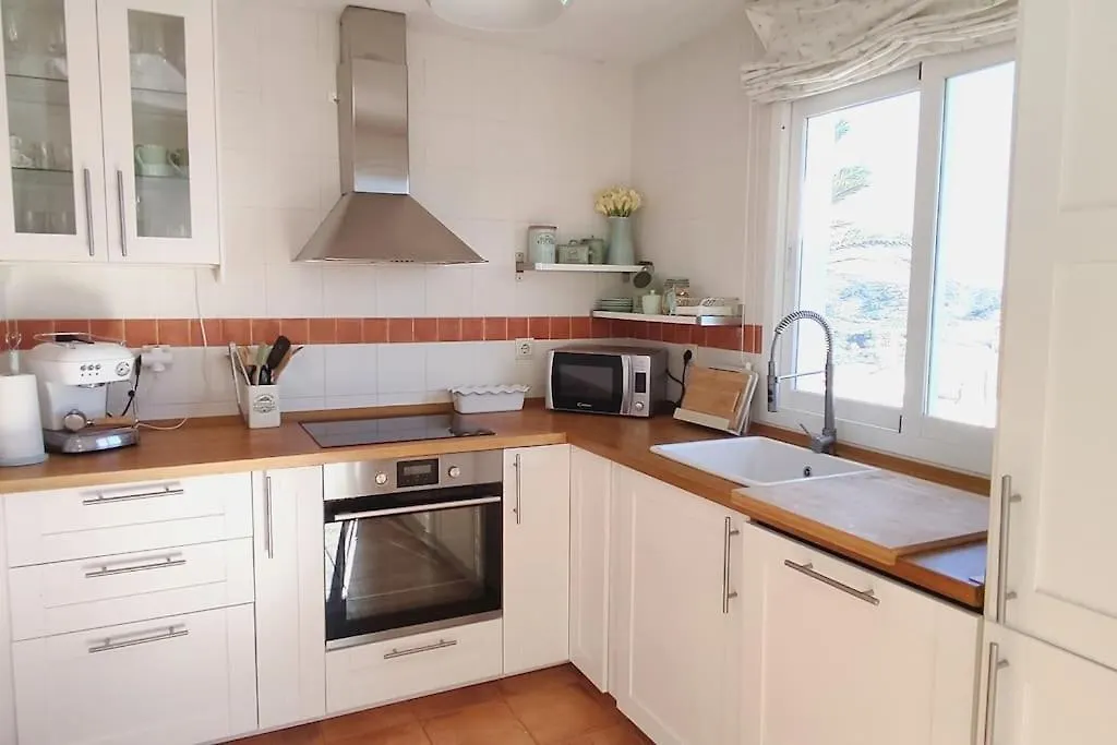 Holiday home Stylish 3 Bedroom, 2 Bath Home With Sun Terrace, Gorgeous Sea Views, Air Conditioning, Wi-Fi & Communal Swimming Pool La Herradura  Spain