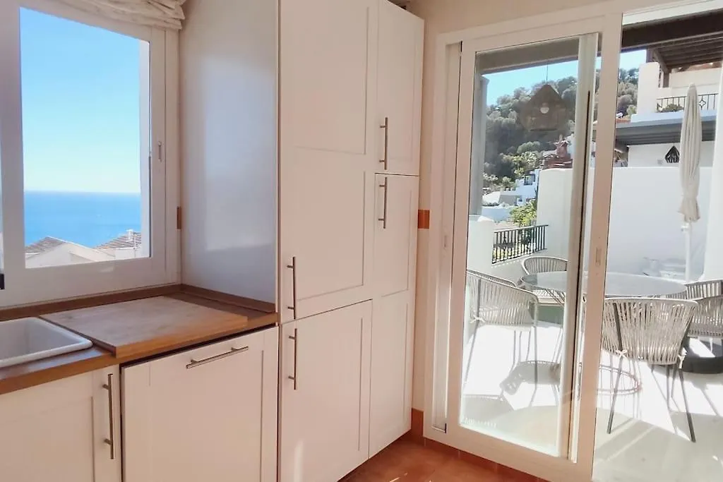 Stylish 3 Bedroom, 2 Bath Home With Sun Terrace, Gorgeous Sea Views, Air Conditioning, Wi-Fi & Communal Swimming Pool La Herradura  La Herradura (Granada)