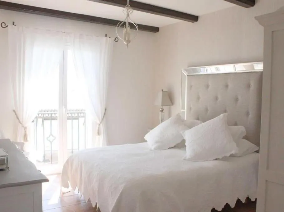 Stylish 3 Bedroom, 2 Bath Home With Sun Terrace, Gorgeous Sea Views, Air Conditioning, Wi-Fi & Communal Swimming Pool La Herradura  Holiday home