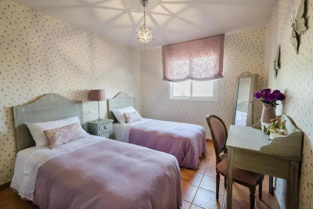 Stylish 3 Bedroom, 2 Bath Home With Sun Terrace, Gorgeous Sea Views, Air Conditioning, Wi-Fi & Communal Swimming Pool La Herradura  Holiday home
