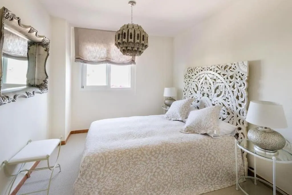 Stylish 3 Bedroom, 2 Bath Home With Sun Terrace, Gorgeous Sea Views, Air Conditioning, Wi-Fi & Communal Swimming Pool La Herradura  0*, La Herradura (Granada)