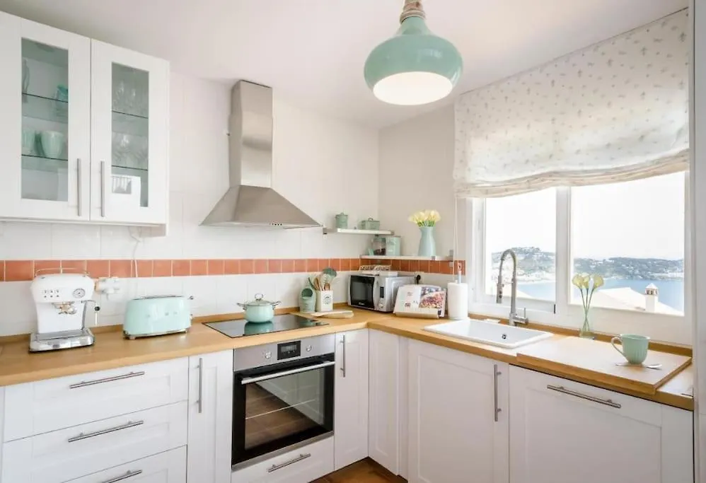 Stylish 3 Bedroom, 2 Bath Home With Sun Terrace, Gorgeous Sea Views, Air Conditioning, Wi-Fi & Communal Swimming Pool La Herradura  Holiday home La Herradura (Granada)