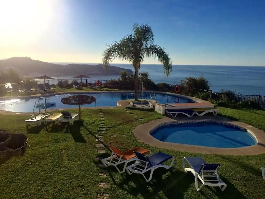 Holiday home Stylish 3 Bedroom, 2 Bath Home With Sun Terrace, Gorgeous Sea Views, Air Conditioning, Wi-Fi & Communal Swimming Pool La Herradura  Spain