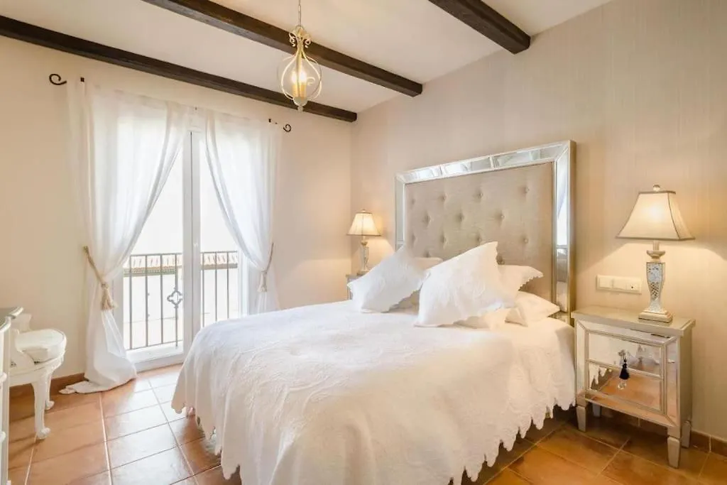 Stylish 3 Bedroom, 2 Bath Home With Sun Terrace, Gorgeous Sea Views, Air Conditioning, Wi-Fi & Communal Swimming Pool La Herradura