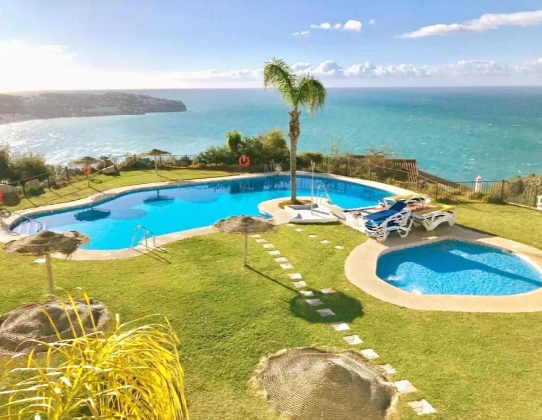 Stylish 3 Bedroom, 2 Bath Home With Sun Terrace, Gorgeous Sea Views, Air Conditioning, Wi-Fi & Communal Swimming Pool La Herradura  La Herradura (Granada)
