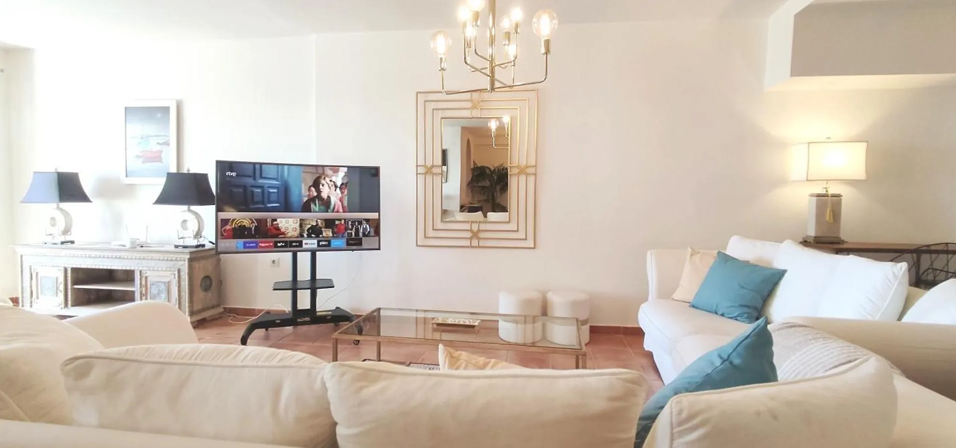 Stylish 3 Bedroom, 2 Bath Home With Sun Terrace, Gorgeous Sea Views, Air Conditioning, Wi-Fi & Communal Swimming Pool La Herradura  Holiday home La Herradura (Granada)