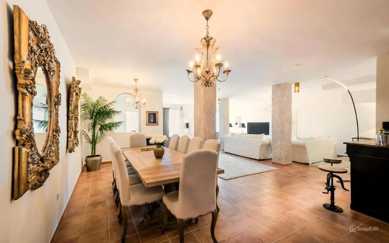 Holiday home Stylish 3 Bedroom, 2 Bath Home With Sun Terrace, Gorgeous Sea Views, Air Conditioning, Wi-Fi & Communal Swimming Pool La Herradura