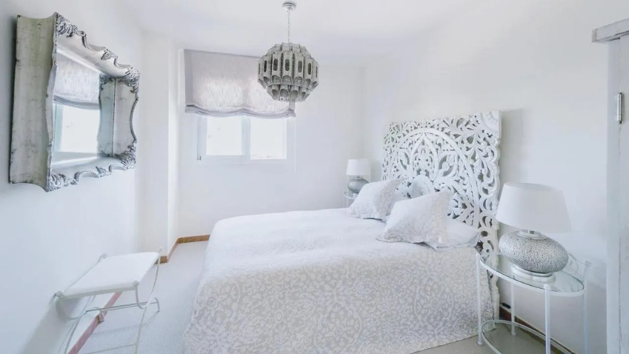 Stylish 3 Bedroom, 2 Bath Home With Sun Terrace, Gorgeous Sea Views, Air Conditioning, Wi-Fi & Communal Swimming Pool 라 에라두라 0*,  스페인