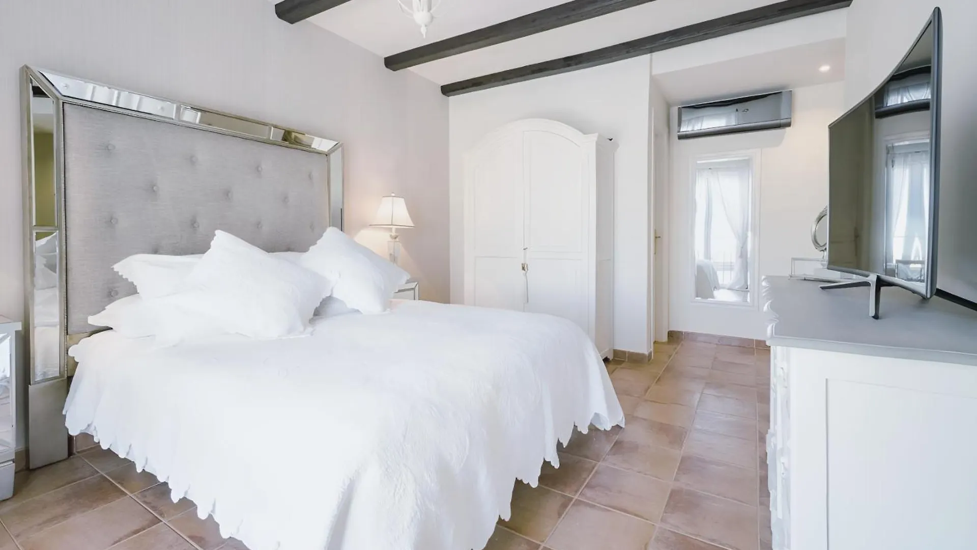 Stylish 3 Bedroom, 2 Bath Home With Sun Terrace, Gorgeous Sea Views, Air Conditioning, Wi-Fi & Communal Swimming Pool 라 에라두라