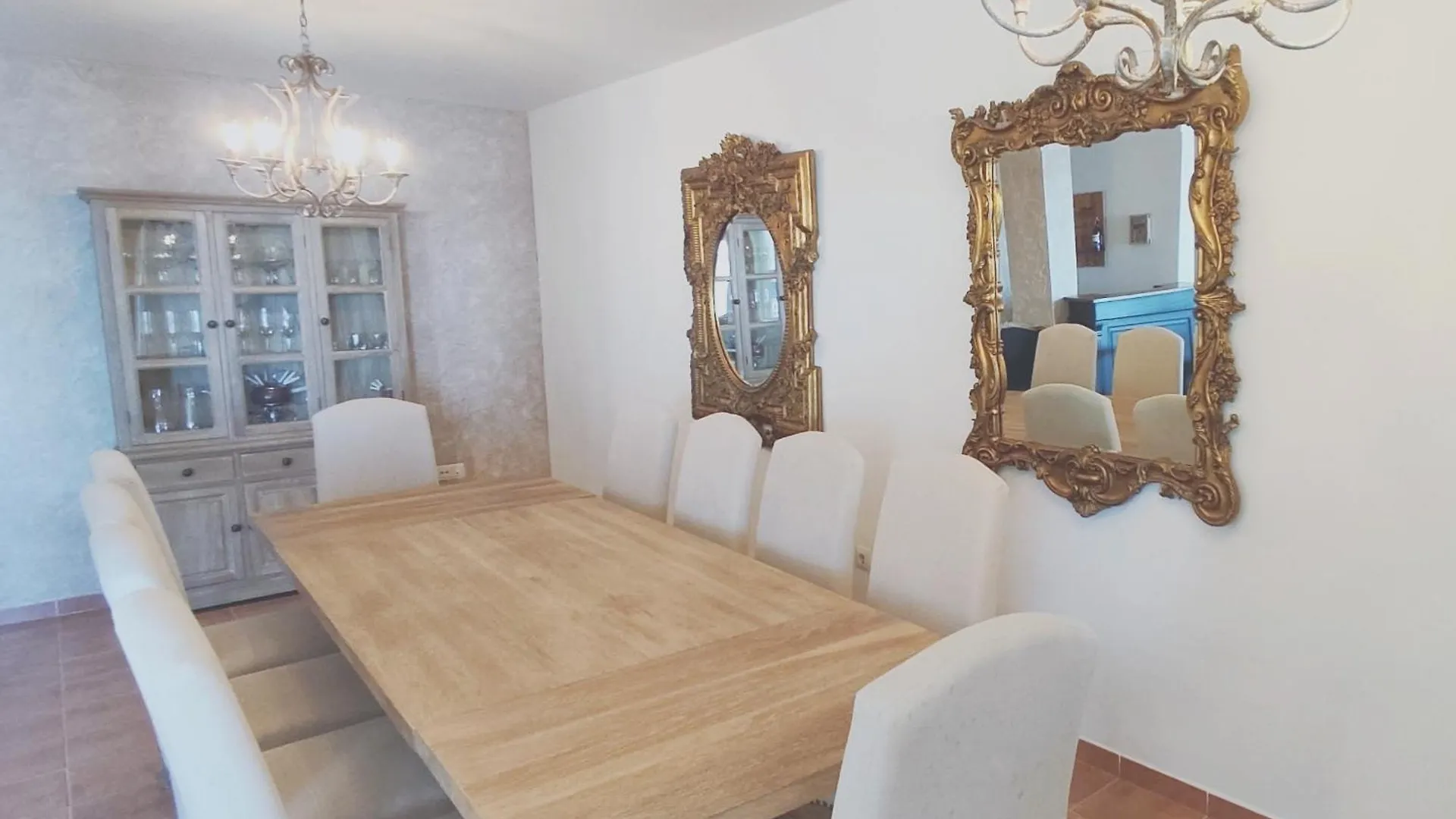 Stylish 3 Bedroom, 2 Bath Home With Sun Terrace, Gorgeous Sea Views, Air Conditioning, Wi-Fi & Communal Swimming Pool 라 에라두라