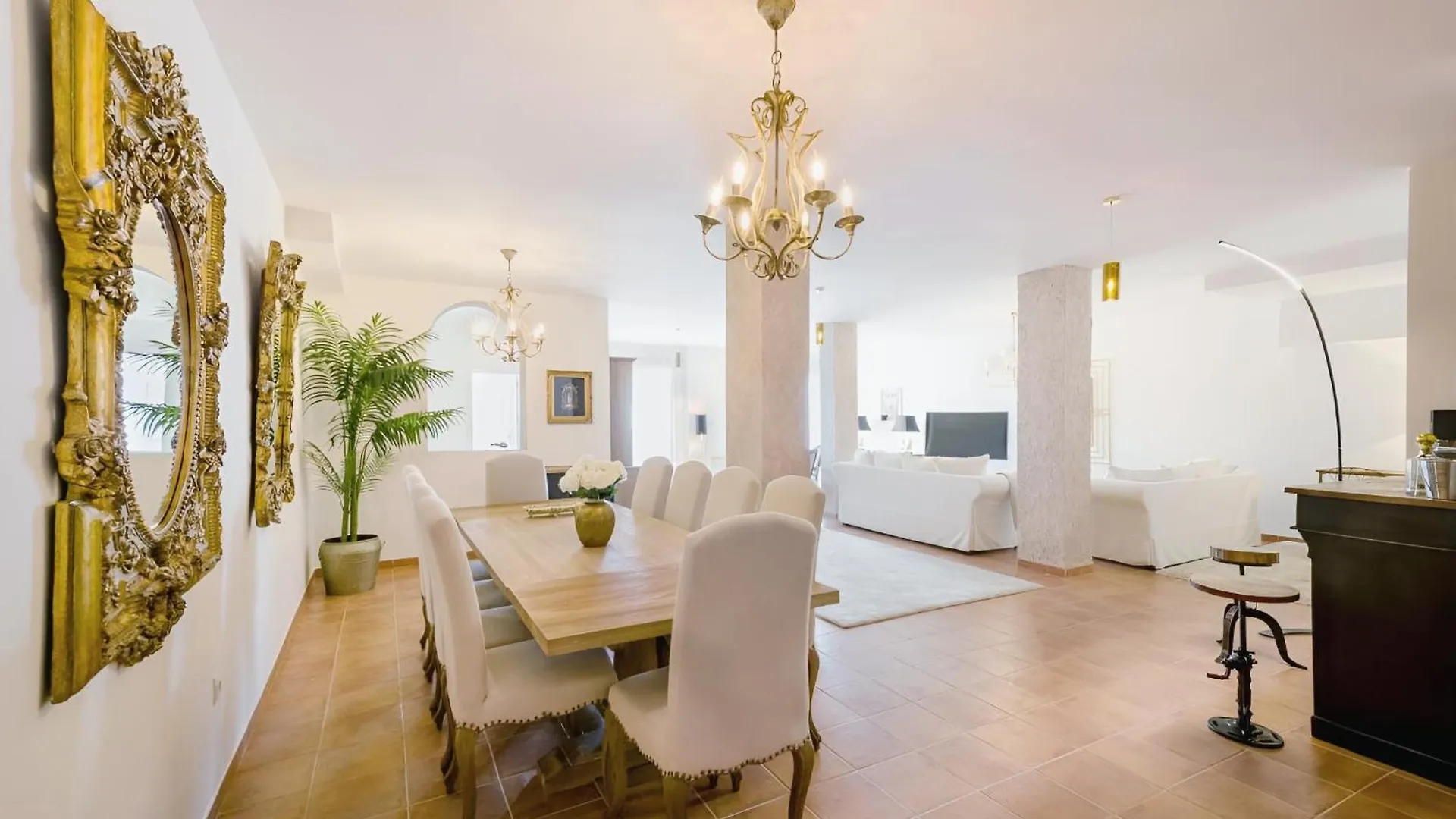 펜션 Stylish 3 Bedroom, 2 Bath Home With Sun Terrace, Gorgeous Sea Views, Air Conditioning, Wi-Fi & Communal Swimming Pool 라 에라두라 스페인